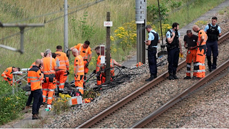 Sabotaggio ai treni in Francia, 50 investigatori indagano: si segue la pista della Borgogna