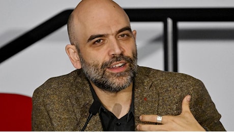 Roberto Saviano: “Felice di essere alla fiera di Chiara Valerio. Inutili le polemiche dopo le sue scuse”