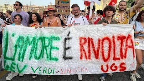 Napoli Pride, minacciato con un coltello: “Aggressione fascista”
