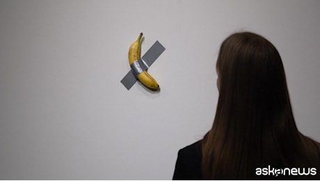 La “banana” di Maurizio Cattelan venduta all’asta per 6,2 milioni di dollari