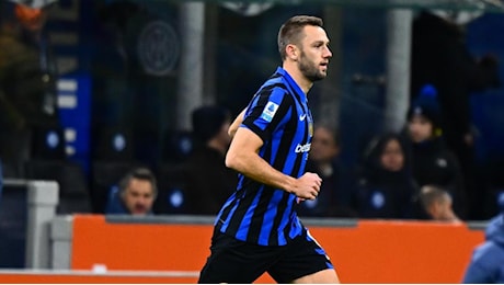 Inter, De Vrij non entra contro il Milan. Inzaghi: Problema al flessore