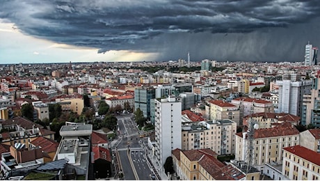 A Milano è previsto un forte temporale (con gradine): scatta l'allerta meteo