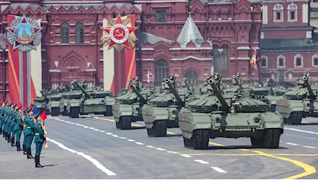 I panzer, l’abbraccio a Xi e le star americane: la parata di Putin è un messaggio a Trump