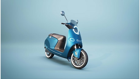 La Fiat 500 diventa uno scooter elettrico: debutto a sorpresa a EICMA 2024