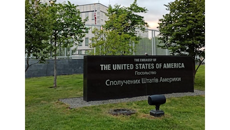 Ucraina news oggi, Russia prepara significativo attacco: chiude ambasciata Usa a Kiev