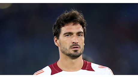 Hummels e quel no alla Fiorentina: adesso guarda il campo dalla panchina a Roma