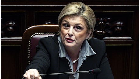 Laurea della ministra Calderone, la Procura usa il modello 45: cos’è
