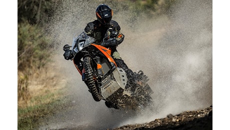 KTM 790 Adventure 2025: sospensioni evolute e elettronica al top - News