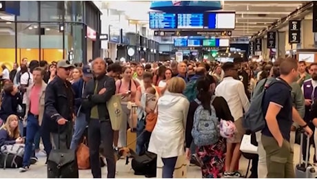 Caos treni, 800mila passeggeri colpiti: il video da Parigi