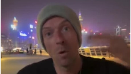 Chris Martin e la depressione, i consigli del cantante dei Coldplay in un video: cos'è il Metodo Costello