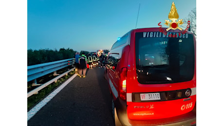 Incidente sulla A1, tamponamento tra moto e auto, 8 km di coda