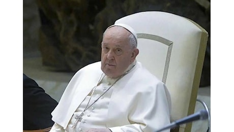 Il Papa: 'I medici che praticano l'aborto sono sicari'