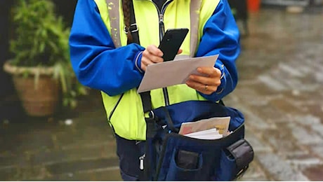 Nella stanza segreta della portalettere 10 anni di posta mai consegnata: Avevo mal di schiena