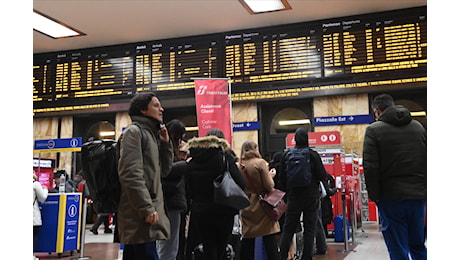 Orari sciopero treni 10 gennaio 2025, anche i frecciarossa Trenitalia e Italo a rischio