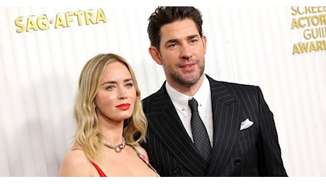 John Krasinski è l'uomo più sexy del pianeta: la reazione della moglie Emily Blunt è impareggiabile!