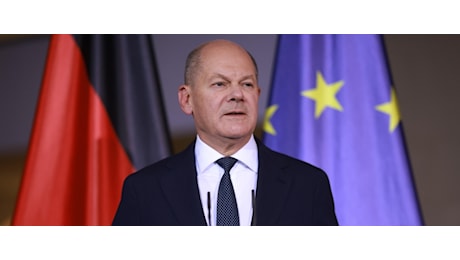 Germania, il collasso del governo: Scholz licenzia il ministro delle finanze. I media: Il semaforo è spento