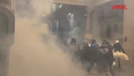 Georgia, nuova notte di scontri tra manifestanti e polizia a Tbilisi