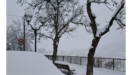 Meteo, ondata di gelo a Natale: pioggia, neve e venti forti. Le regioni coinvolte