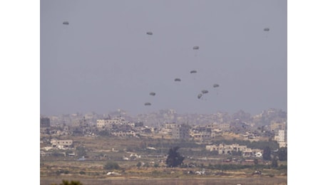 La caduta e la rinascita, i missili, i rifugi, i biscotti. L'anno che ha cambiato la vita degli israeliani