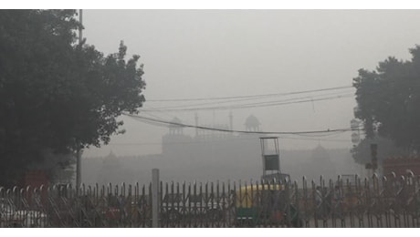 IL VIDEO. Nuova Delhi soffoca nello smog: oltre 60 volte lanorma, scuole chiuse