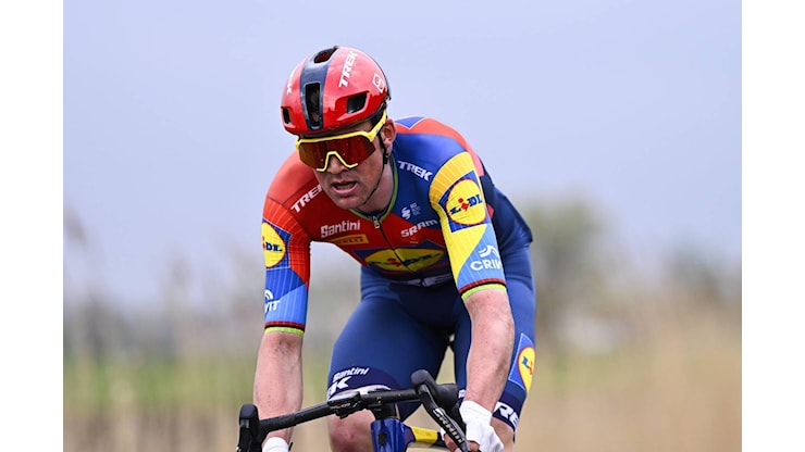 Giro d'Italia 2025, Pedersen subito in maglia rosa. Vittoria nella prima tappa - Adnkronos Giro d'Italia 2025, Pedersen subito in maglia rosa. Vittoria nella prima tappa - Adnkronos
