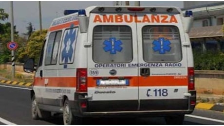 Flero: anziano in condizioni critiche dopo lo scontro tra un minivan e un mezzo per la raccolta rifiuti