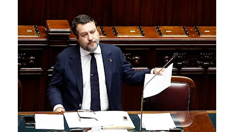 Caos treni, Salvini: Errore di una ditta privata. Opposizioni: Dimissioni