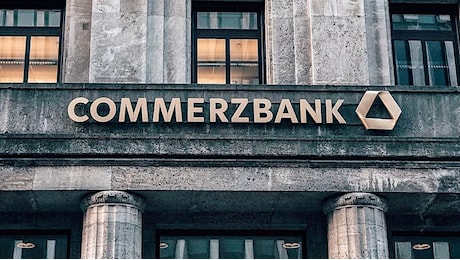 Commerzbank al contrattacco: il cda pensa all’acquisto di una banca nazionale per contrastare la mossa Unicredit