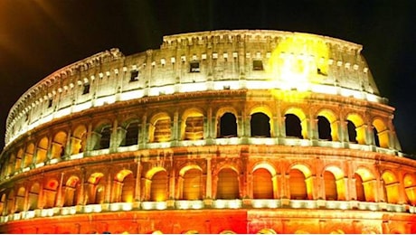 Colosseo, accordo con Airbnb: i turisti combatteranno nell'anfiteatro come i gladiatori