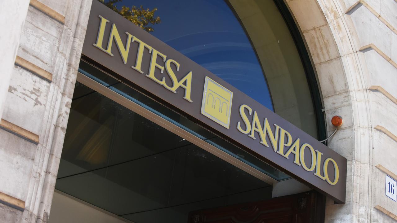 Intesa Sanpaolo L’app è In Down. Problemi Nell’accredito Di Pensioni E ...