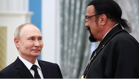 Media, 'l'attore Usa Seagal si dice pronto a morire per Putin'