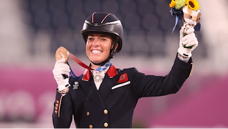 Equitazione nel caos nel Regno Unito: la stella Dujardin si ritira dai Giochi Olimpici e viene squalificata 6 mesi