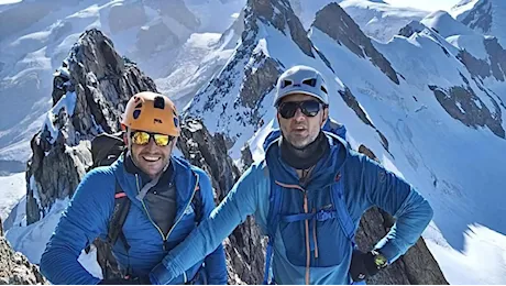 Alpinisti dispersi sul Gran Sasso, soccorritori bloccati da una bufera di neve: «Serve un miracolo»