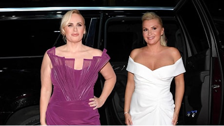 Rebel Wilson ha sposato Ramona Agruma, le nozze in Sardegna