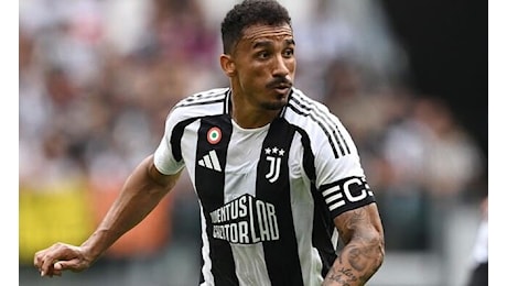 Danilo rescinde con la Juve e firma col Napoli. Canale 21: Accordo con l'agente