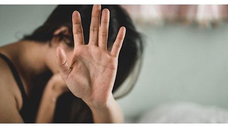 Sicurezza fuori casa: il timore cresce tra le donne e gli italiani