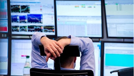 Borse europee in pesante ribasso, aumentano scommesse su taglio tassi