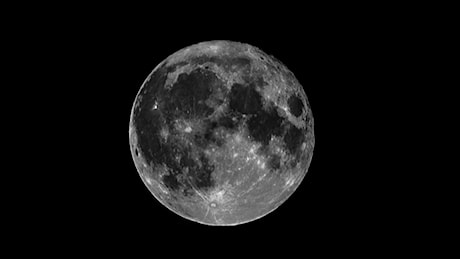 La Luna presenta grotte profonde sotto la sua superficie