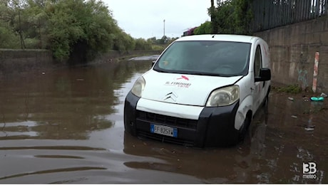 Cronaca meteo diretta - Maltempo a Catania, allagamenti in zona Canalicchio - Video