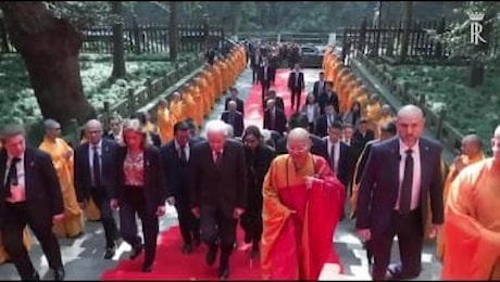 Mattarella visita in Cina il Tempio di Lingyin