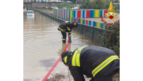 Il maltempo flagella l'Umbria, richiamati tutti i vigili del fuoco a disposizione