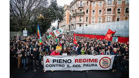 Roma: decine di migliaia in piazza contro il Ddl Repressione