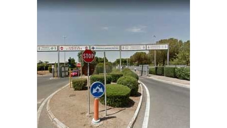 Roma, non viene ricoverata al pronto soccorso: calci e pugni a personale medico