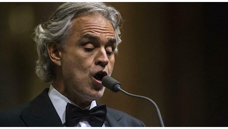 Andrea Bocelli: «Dissero a mia madre Suo figlio potrà cantare al massimo in qualche matrimonio. All'inizio il successo fu un carcere»