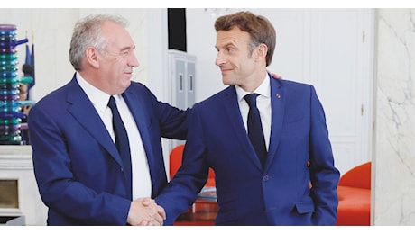 Bayrou, governo “balneare” con i riciclati della Macronie