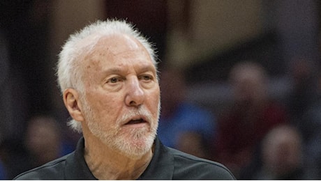 Popovich costretto a fermarsi per problemi di salute: stop a tempo indeterminato per la leggenda NBA