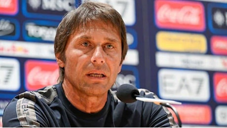 Conte in conferenza: “Fatto un secondo tempo di gran personalità, il pareggio poteva ammazzarci. Rigore Kvara? Altra situazione clamorosa dove il VAR doveva intervenire”