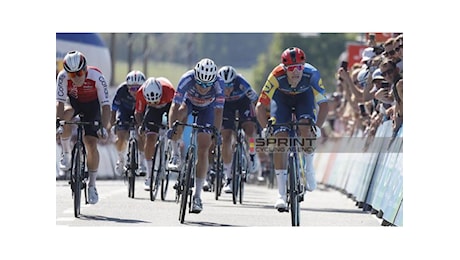 RENEWI TOUR. SUPER MILAN VINCE ANCHE IN BELGIO: TRENTIN 7,° VIVIANI 8°. DECLASSATO MERLIER PER SCORRETTEZZA