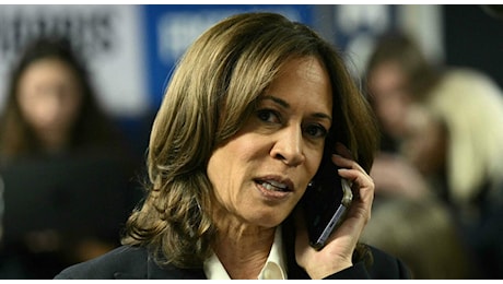 Kamala Harris, il silenzio della grande sconfitta che non vuole (ancora) arrendersi: dalla telefonata del 2020 a Biden al ko con Donald