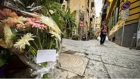 Turista morta a Napoli, indagati i genitori del bimbo che avrebbe fatto cadere la statuetta dal balcone